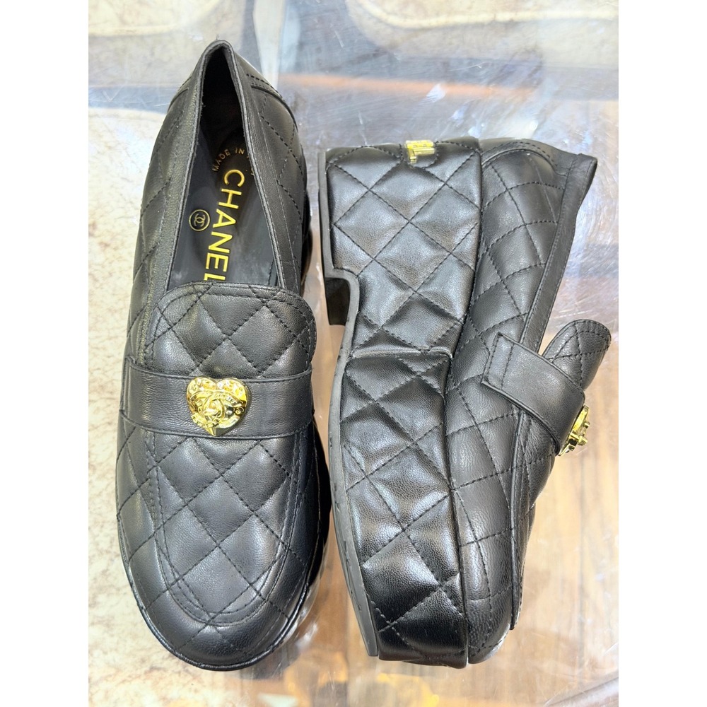 Chanel Black Quilted Leather Heart CC Logo Platform Loafers G39732 39C - Picture 8 of 8